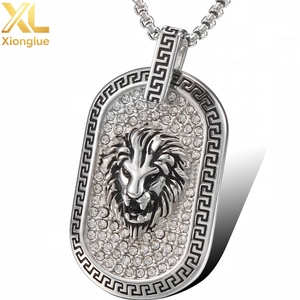 Pendentif Tête Étanche en Acier Inoxydable avec Zirconiums Pavés et Diamants, Design Collier Tendance Marlary, Plaqué Or - Product Image 1