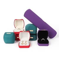 PU-Leder Schmuckbox mit Goldlogo, Großflächiges Design für Ringe, Armbänder und Halsketten, Solides Muster, Aufbewahrungsbox ohne Verschluss
