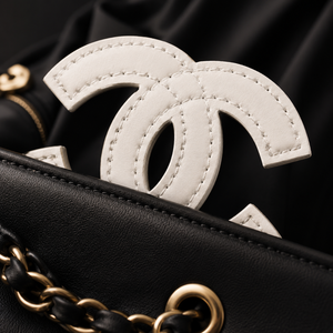 Prêt à expédier : Patchs de créateur en cuir premium, motif C entrelacé, élégants et prestigieux, pour sacs de luxe - Product Image 1