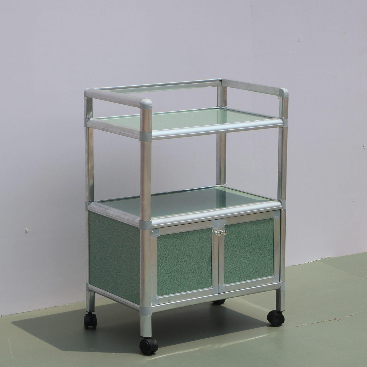 สีเขียวอ่อน