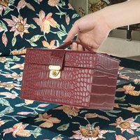 Coffret à bijoux rectangulaire en cuir PU imitation peau de crocodile écologique LIYU, motif carré simple, emballage pour la Saint-Valentin