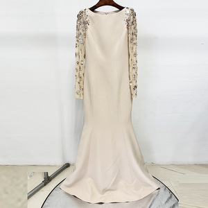 <span class=keywords><strong>Robe</strong></span> <span class=keywords><strong>de</strong></span> Soirée Sirène Longue Maxi Beige Luxueuse en Maille à Paillettes Manches Longues Élégante Longueur Sol Tenue Formelle pour Banquet et Fête - Product Image 3