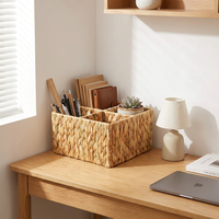 Cesto Organizador de Canto Quadrado Ecológico com 3 Compartimentos, Feito à Mão em Palha Sustentável, 24x24x16cm para Armazenamento em Casa, Escritório e Cozinha