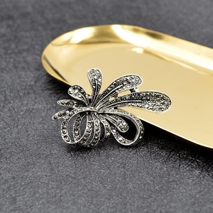 Broches vintage antiques en strass noirs en forme de fleur pour femmes, élégantes et exquises, accessoires de bijoux pour vêtements - Product Image 6