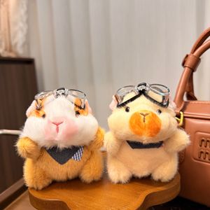 Porte-clés en peluche cochon d'Inde avec lunettes, jouet en peluche doux, breloque de sac, forme 3D, couleurs beige et marron - Product Image 2