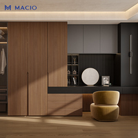 MACIO OEM Armoire Modulaire de Luxe Haut de Gamme en Bois Couleur Noyer avec Coiffeuse Intégrée, Prête pour Projet de Villa