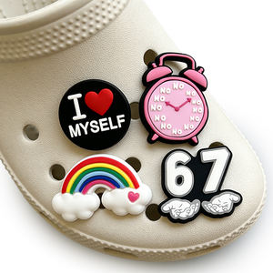 Breloques tendance en PVC 2D pour chaussures – Bonnes vibrations, cœur arc-en-ciel, « J'aime moi-même » – Décorations amusantes et mignonnes pour <span class=keywords><strong>sabots</strong></span> et sandales - Product Image 1