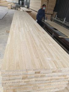 Tablero de madera de <span class=keywords><strong>pino</strong></span> de alta calidad 2x4 Madera <span class=keywords><strong>Pino</strong></span> Aleta Ger Tablero de madera - Product Image 3