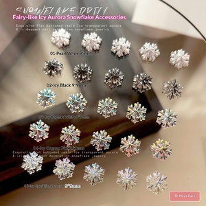 Paso Sico Accessoires <span class=keywords><strong>de</strong></span> nail art <span class=keywords><strong>flocon</strong></span> <span class=keywords><strong>de</strong></span> <span class=keywords><strong>neige</strong></span> <span class=keywords><strong>de</strong></span> Noël, strass en résine blancs transparents comme <span class=keywords><strong>de</strong></span> la glace à base plate, pour DIY et pose facile, pour le marché international - Product Image 2