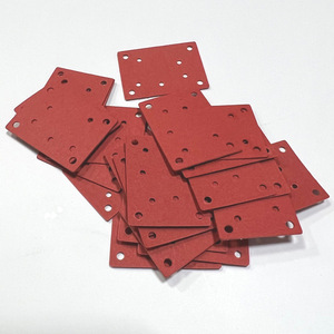 Feuille d'isolation en mica rouge à 9 trous traversants pour applications à haute température - Product Image 3