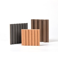 Panel de Pared Acanalado 3D de Madera Maciza Clásica Personalizado de Fábrica 2026, Revestimiento de Escalera Impermeable e Ignífugo para Villa