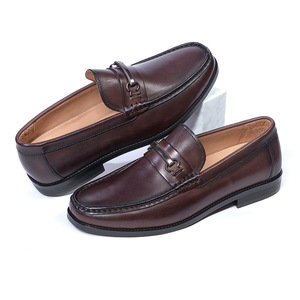 Chaussures habillées de créateur pour hommes – Chaussures d'affaires de luxe en cuir sur mesure, rehaussantes, antidérapantes et imperméables pour l'extérieur - Product Image 3