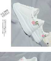 Chaussures plates pour femmes, nouveau design, petites chaussures blanches, bout rond, couleur unie, brodées, semelle épaisse, chaussures de mode