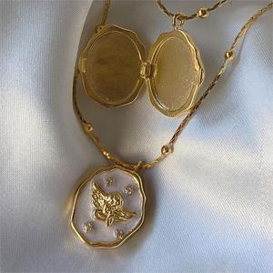 Collar con Medallón Personalizado con Imagen, Chapado en Oro de 14K, Estilo Vintage, con Cadena de Eslabones, para Regalo Conmemorativo - Product Image 2