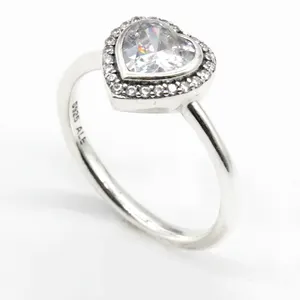女士戒指925纯银闪闪发光的爱心戒指，透明CZ戒指诱惑瞬间女士时尚饰品