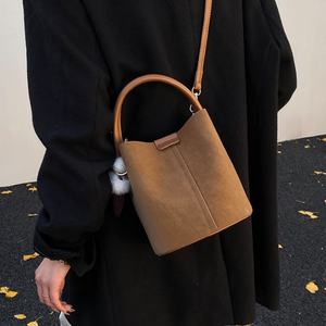 Bolso de Mano de Lujo para Mujer, Bolso Bandolera con Cadenas Decorativas y Cierre de Cremallera - Product Image 5