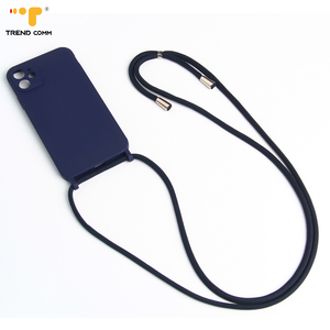 Coque de téléphone en TPU 18K imprimée sur mesure avec sangle à bandoulière réglable Accessoire mobile en plastique pour iPhone 13 Pro Conception de boucle étrange - Product Image 3