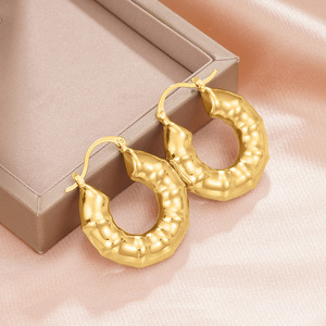 Orecchini a Cerchio a Forma di U in Bambù per Donne, Gioielli Eleganti e alla Moda - Product Image 5