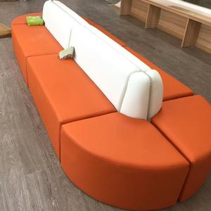 การออกแบบที่หรูหราทันสมัยแผนกต้อนรับโซฟา Modular ห้องรอเลานจ์สำนักงานโซฟา