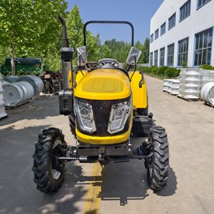En Venta: Tractor Agrícola de 60hp 4x4 con Implementos Completos, Mini Tractor para Agricultura, Venta al Por Mayor - Product Image 3