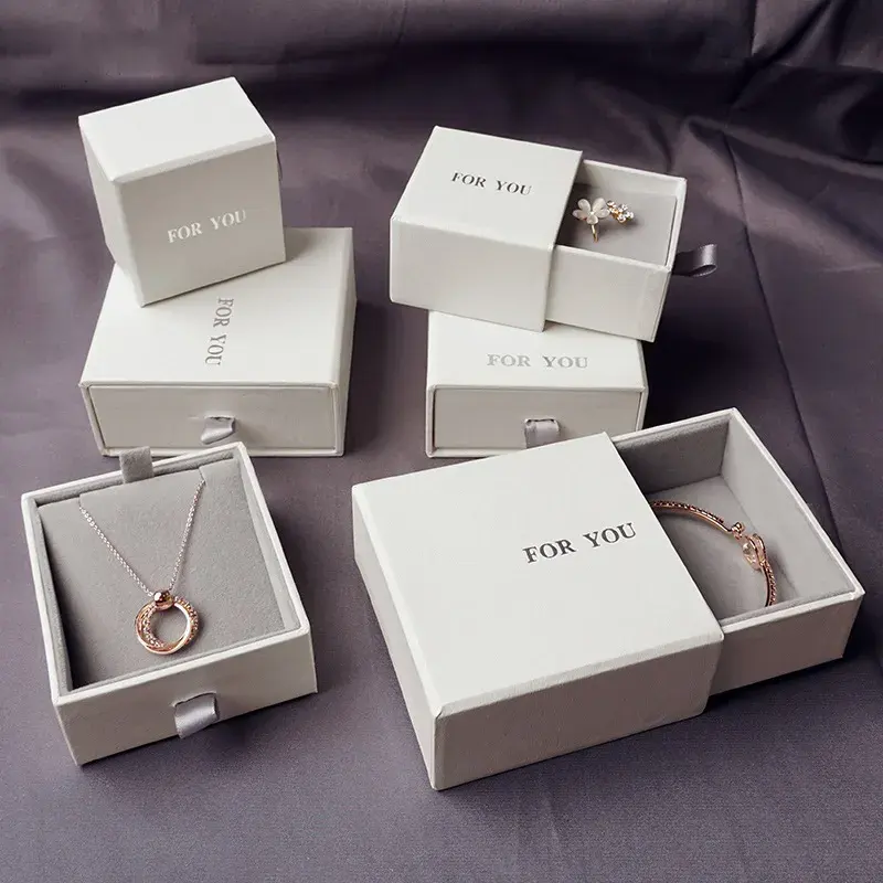 Boîte cadeau en papier avec tiroirs coulissants, emballage de bague de luxe avec poignée pour paquet de bijoux de boucle d'oreille avec logo