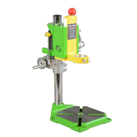 Support de perceuse rotatif avec base en fonte et système de levage à volant pour perceuse d'établi Beking BG-6137