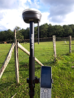 Untuk Penerima GNSS RTK E1 Lite yang Hemat Biaya, Set Base dan Rover, Jangkauan UHF 15KM, Berperingkat IP68, Suhu Operasi -45~75, PPP