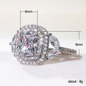 Anello con Cristalli Incastonati per Donne, Elegante e Impilabile, Accessorio Moda per Uso Quotidiano e Feste - Product Image 5