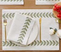 Serviettes de table en lin brodées sur mesure, fabricant certifié OEKO TEX et BSCI, toutes couleurs et tailles disponibles pour hôtel et restaurant