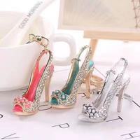 Vente en gros de chaussures à talons hauts porte-clés bling Rhinestone Crystal Rose Gold 3d porte-clés pour chaussures pendentif pour sac porte-clés pour voiture porte-clés pour chaussures