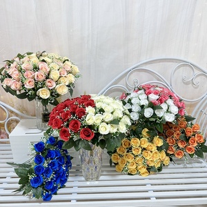 Série Mariage : Bouquet <span class=keywords><strong>de</strong></span> mariée en tissu fait main avec 24 petites roses artificielles en forme <span class=keywords><strong>de</strong></span> cœur <span class=keywords><strong>de</strong></span> glace pour cérémonie <span class=keywords><strong>de</strong></span> mariage - Product Image 2