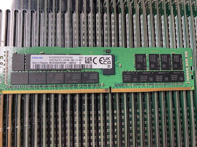Hot Selling Good Quality 64GB 2RX4 DDR4 3200 RDIMM Server Memory Ram M393A8G40AB2-CWE M393A8G40BB4-CWE