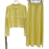 Nouvel ensemble de luxe en maille pour femme, style modeste, automne 2026, avec strass et perles, col rond, décontracté, 2 pièces : pull et jupe midi