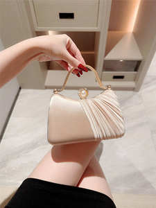 Nouveauté 2025 – Sacs de soirée pour femmes, sacs à main demi-lune écologiques en polyester Lei Wai <span class=keywords><strong>Hui</strong></span> pour mariages et événements – Vente en gros - Product Image 3