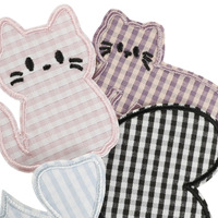 Nuevos parches bordados termoadhesivos de tela de sarga a cuadros con diseños de corazón, flor, gato y manzana para bolsos, sombreros y ropa