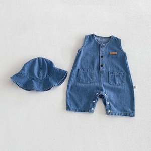Combinaison <span class=keywords><strong>en</strong></span> jean sans manches pour bébé fille <span class=keywords><strong>avec</strong></span> chapeau seau assorti pour les sorties quotidiennes <span class=keywords><strong>en</strong></span> plein air - Product Image 6