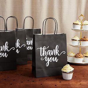 Sacs en papier kraft noirs personnalisés de taille moyenne avec poignées pour boutique, restaurant, à emporter - Product Image 3