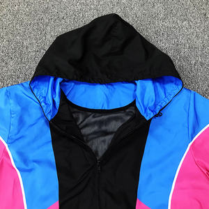 Chaqueta Cortavientos de Invierno Personalizada con Forro de Malla, Diseño de Estampado de Patchwork, Sudadera Deportiva Sublimada con Cremallera y Capucha - Corte Holgado - Product Image 6