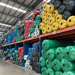 Proveedor De China, Alfombra De Cesped Artificiel Mas Gruesa Verde, Cesped Falso Antideslizante Para jardin De Paisaje Con Respa - Product Image 1