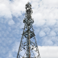 Tour de télécommunication autoportante en acier à treillis de type carré à 4 pieds pour la téléphonie cellulaire et le support micro-ondes