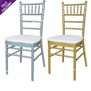 Fourniture de meubles de mariage bon marché chaise Tiffany Chavari en métal empilable en bambou doré et argent pour la fête - Product Image 1