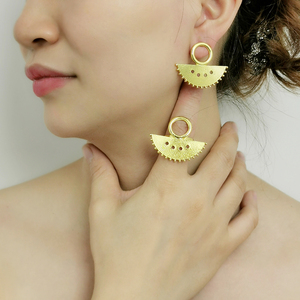 Parure de bijoux africaine en forme d'éventail, plaquée or, en alliage, avec boucles d'oreilles et bague pour femme, idéale pour les fêtes et mariages - Product Image 1