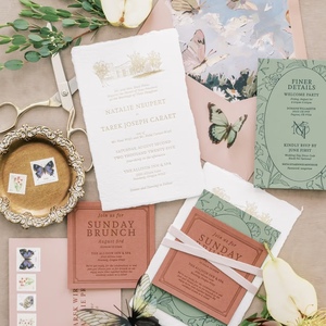 Invitaciones de Boda de Lujo Hechas a Mano con Borde Irregular, Personalizadas con Lámina Dorada, Impresión Digital, Grabado en Relieve - Product Image 1