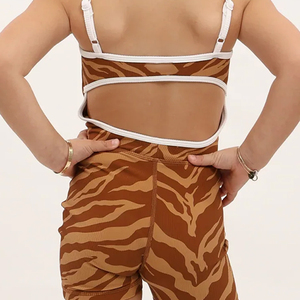 Traje de baño de niña con estampado de cebra, cuello cuadrado, estilo hawaiano, hecho en fábrica, mono corto de nailon reciclado de alta calidad - Product Image 4