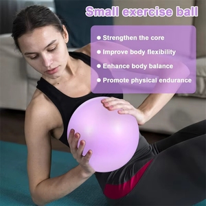 2 Pezzi Piccole Palle da Ginnastica Morbide da 9 Pollici, Mini Palle Antiscivolo per <span class=keywords><strong>Pilates</strong></span> e Yoga, Ideali - Product Image 3