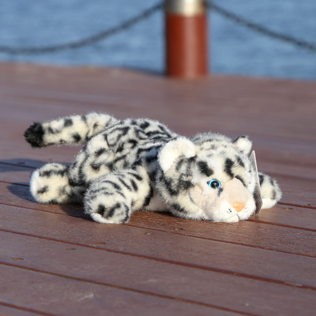 Tribu de muñecas leopardo de las nieves propenso a la mentira
