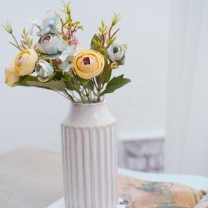 Großhandels preis European Style Small Tea Rose Bouquet Falsche Blumen Home Decoration - Product Image 6