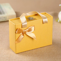 Boîtes rigides de luxe personnalisées pour cadeaux de mariage avec laminage mat, gaufrage, doublure en éponge, poignée et ruban, logo personnalisé, taille sur mesure, recyclables