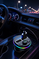 Transmetteur FM universel pour voiture en gros, chargeur USB-C trois-en-un, appel mains libres, lecteur MP3 sans fil, ambiance lumineuse colorée
