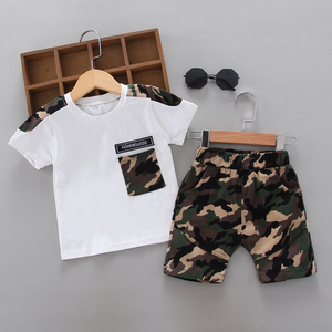 Vêtements d'été en gros pour bébés garçons : Ensemble deux pièces mignon camouflage décontracté pour enfants, imprimé, manches courtes et short - Product Image 2